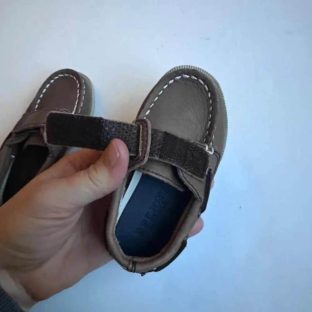 Sperry Halyard Brown Hook & Loop Boat Shoes - Size 5.5